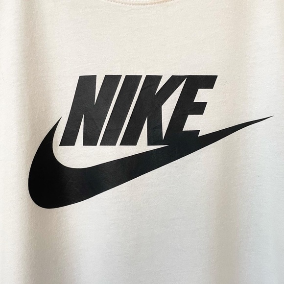 NIKE AUTHENTIC ATHELETIC CUT WHITE CREW NECK T-SHIRT FOR MEN’S & WOMEN’S - Picture 3 of 7